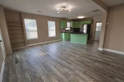 642 5th Street, Dickinson, TX 77539 - Photo 5