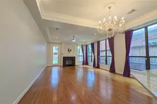 1307 Riverine Ct, Houston, TX 77055 - Photo 9