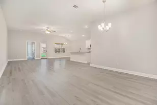 13721 Seneca Lk Dr, Texas City, TX 77568 - Photo 3