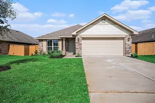 13721 Seneca Lk Dr, Texas City, TX 77568 - Photo 1