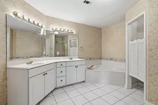 10707 Crestfield Ct, Houston, TX 77070 - Photo 19