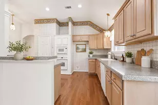 10707 Crestfield Ct, Houston, TX 77070 - Photo 9