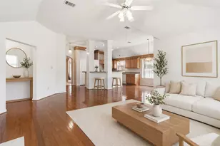10707 Crestfield Ct, Houston, TX 77070 - Photo 7