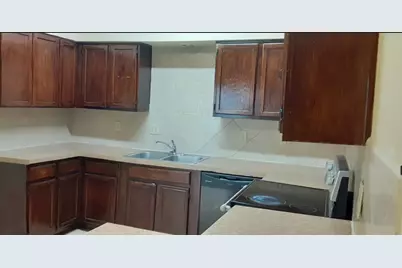 8223 Furlong Lane, Houston, TX 77071 - Photo 7