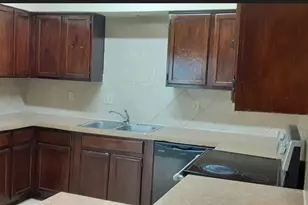 8223 Furlong Ln, Houston, TX 77071 - Photo 7