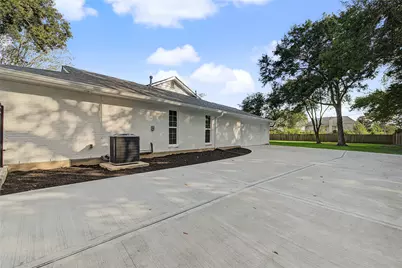18307 Kings Row, Webster, TX 77058 - Photo 39
