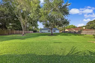 18307 Kings Row, Webster, TX 77058 - Photo 35