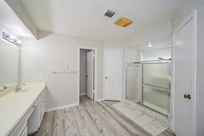 7735 Quail Meadow Drive, Houston, TX 77071 - Photo 35