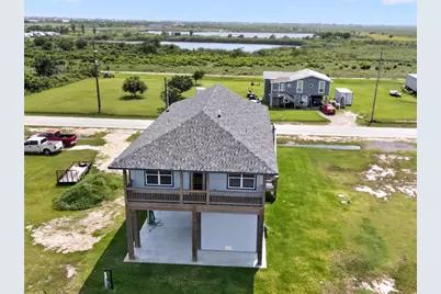 1166 N Monkhouse Drive, Crystal Beach, TX 77650 - Photo 3