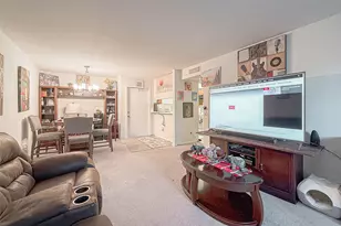 3075 Walnut Bend Ln, Houston, TX 77042 - Photo 9