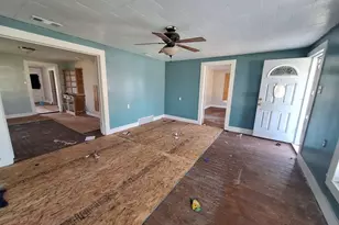 202 E Phillips St, Arp, TX 75750 - Photo 3