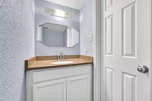 6370 Creekbend Dr, Houston, TX 77096 - Photo 11