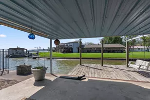 118 Gov Sterling Cir, Point Blank, TX 77364 - Photo 11