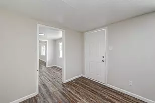 10694 Pine St, Willis, TX 77318 - Photo 5