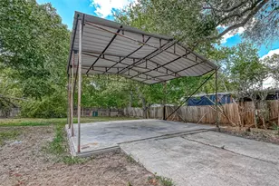 10694 Pine St, Willis, TX 77318 - Photo 17