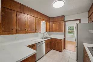 1909 Adams St, Alvin, TX 77511 - Photo 9