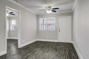 3618 Garrott St, Houston, TX 77006 - Photo 5