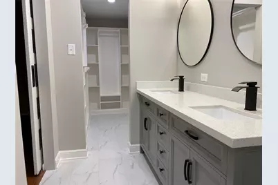 10610 Chevy Chase Drive, Houston, TX 77042 - Photo 15