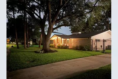 10610 Chevy Chase Drive, Houston, TX 77042 - Photo 23