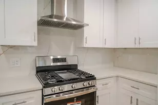 800 Rosewood Dr, Baytown, TX 77520 - Photo 5