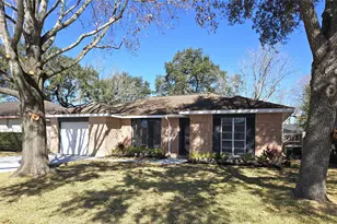 815 Merribrook Ln, Friendswood, TX 77546 - Photo 1