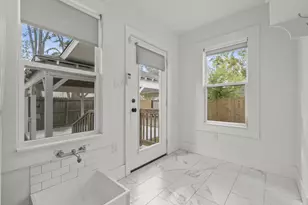 724 E 21st St, Houston, TX 77008 - Photo 21