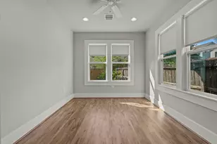 724 E 21st St, Houston, TX 77008 - Photo 31