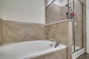2202 Timberland Country Ct, Conroe, TX 77304 - Photo 9