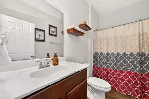 2202 Timberland Country Ct, Conroe, TX 77304 - Photo 11