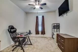 2202 Timberland Country Ct, Conroe, TX 77304 - Photo 5