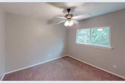 13 Hickorybark Drive, The Woodlands, TX 77381 - Photo 9