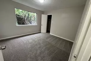 11807 S Youngwood Ln, Houston, TX 77043 - Photo 9