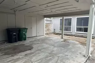 11807 S Youngwood Ln, Houston, TX 77043 - Photo 13