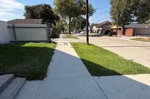 7842 Baltimore St, Houston, TX 77012 - Photo 11