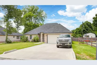 46 Nelson Court, Jones Creek, TX 77541 - Photo 1