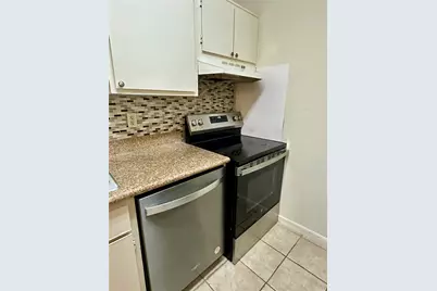 2750 Holly Hall Street #1215, Houston, TX 77054 - Photo 11