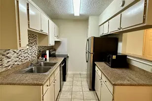 2750 Holly Hall St, Houston, TX 77054 - Photo 9