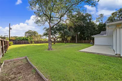 18307 Kings Row, Webster, TX 77058 - Photo 43