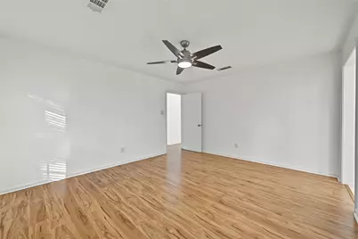 18307 Kings Row, Webster, TX 77058 - Photo 11