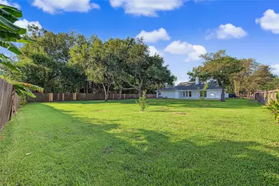 18307 Kings Row, Webster, TX 77058 - Photo 47