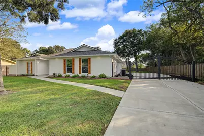 18307 Kings Row, Webster, TX 77058 - Photo 5