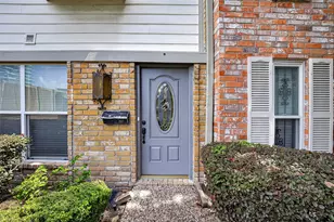 10383 Briar Forest Dr, Houston, TX 77042 - Photo 5