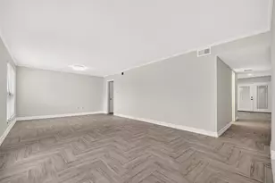 10383 Briar Forest Dr, Houston, TX 77042 - Photo 7