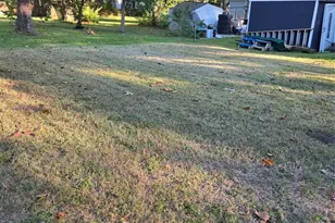 125 Smith St, Clute, TX 77531 - Photo 11