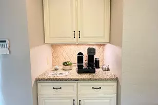 10310 Sugar Hill, Houston, TX 77042 - Photo 11