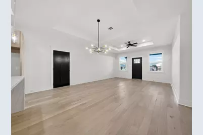 5619 Chapman Street, Houston, TX 77009 - Photo 9