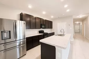 2805 Coral Dr, Texas City, TX 77591 - Photo 9