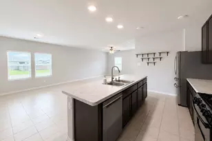 2805 Coral Dr, Texas City, TX 77591 - Photo 11