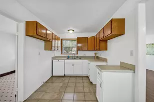 10706 Duncum St, Houston, TX 77013 - Photo 9
