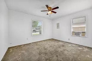 10706 Duncum St, Houston, TX 77013 - Photo 19